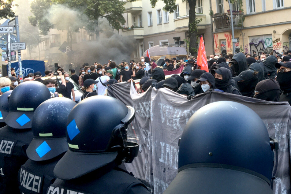 Die Demonstranten wollen am Donnerstagabend vom Boxhagener Platz bis zu Bänschstraße ziehen.