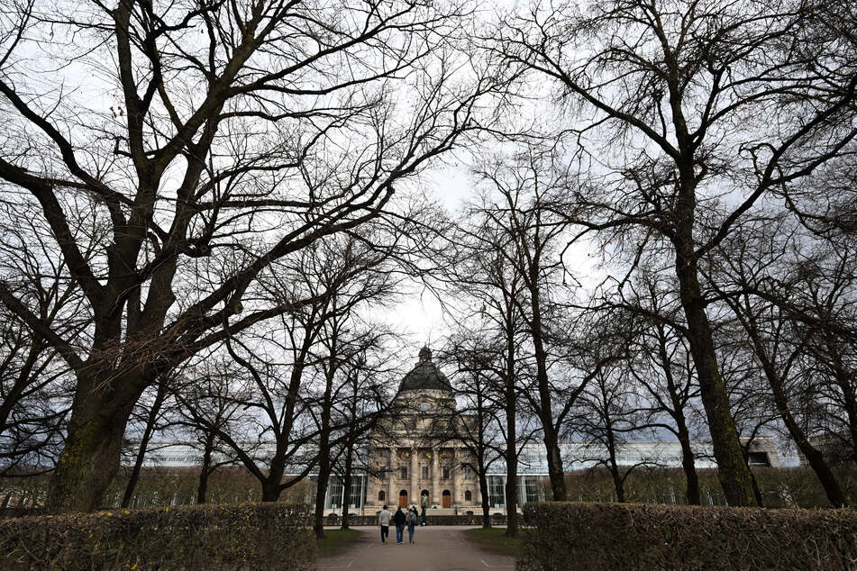 In Bayern bleibt es wechselhaft.