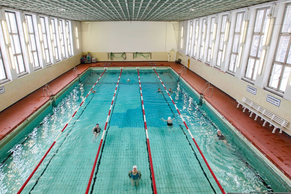 Schon im Jahr 2010 war die Schwimmhalle in Klotzsche sanierungsbedürftig.