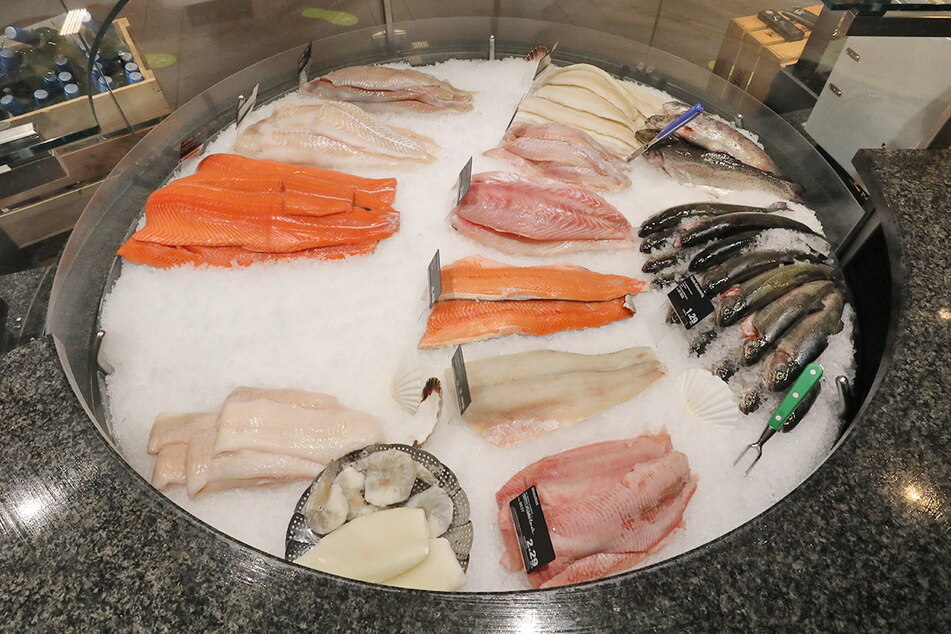 Diese Fischtheke hat für jeden Geschmack etwas Passendes parat.