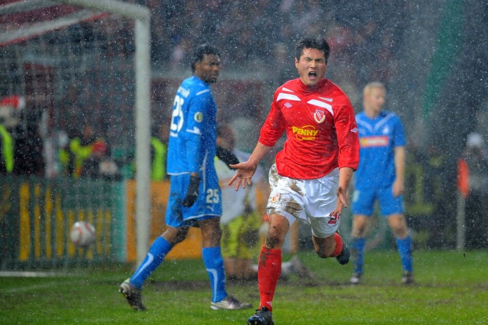 Jiayi Shao (heute 45) schoss Energie Cottbus 2011 gegen Hoffenheim ins DFB-Pokal-Halbfinale.