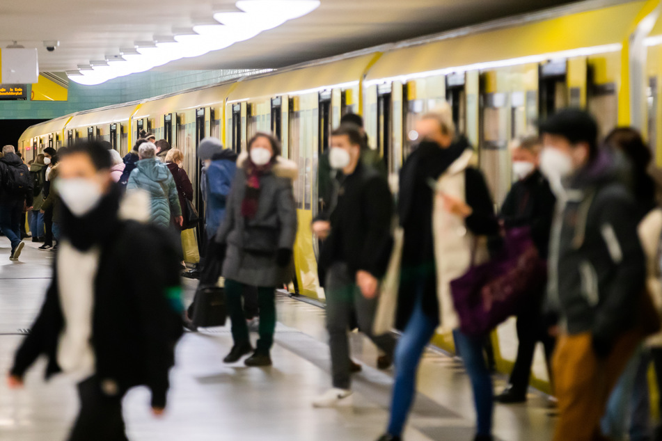 Weniger Menschen nutzten etwa die Berliner U-Bahnen.