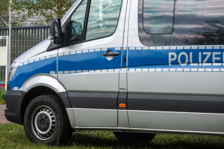 Der Tatverdächtige kam nach einer Behandlung im Krankenhaus in Polizeigewahrsam. (Symbolbild)