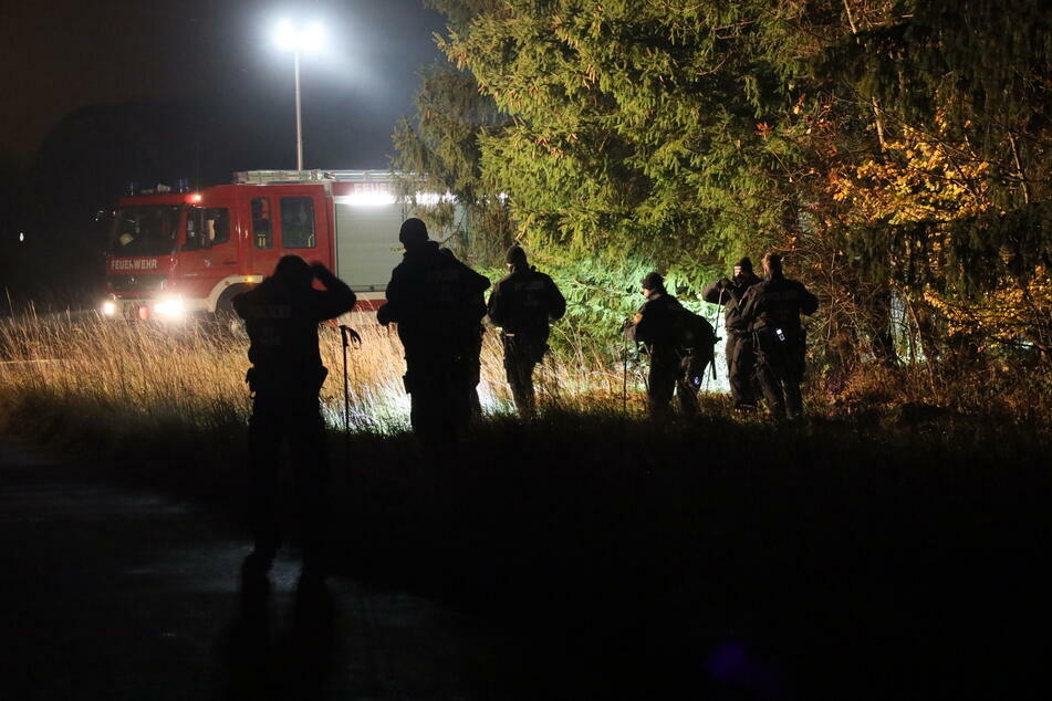 Nach der Tötung einer 16-Jährigen im Allgäu sitzen eine 15-Jährige und ein 25 Jahre alte Mann in Untersuchungshaft.