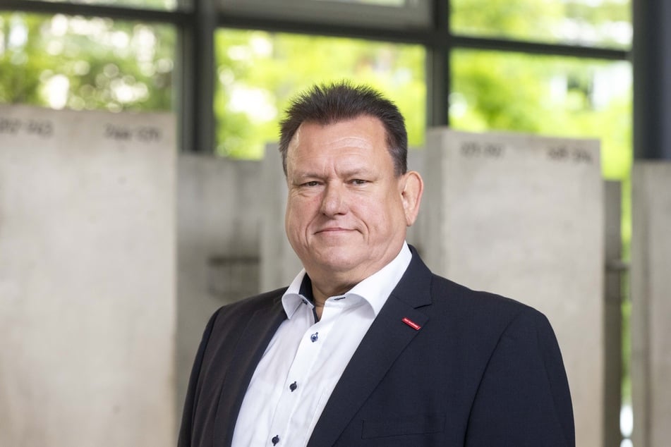Andreas Brzezinski (56) setzt sich als Hauptgeschäftsführer der Handwerkskammer Dresden für die Interessen des Handwerks ein.