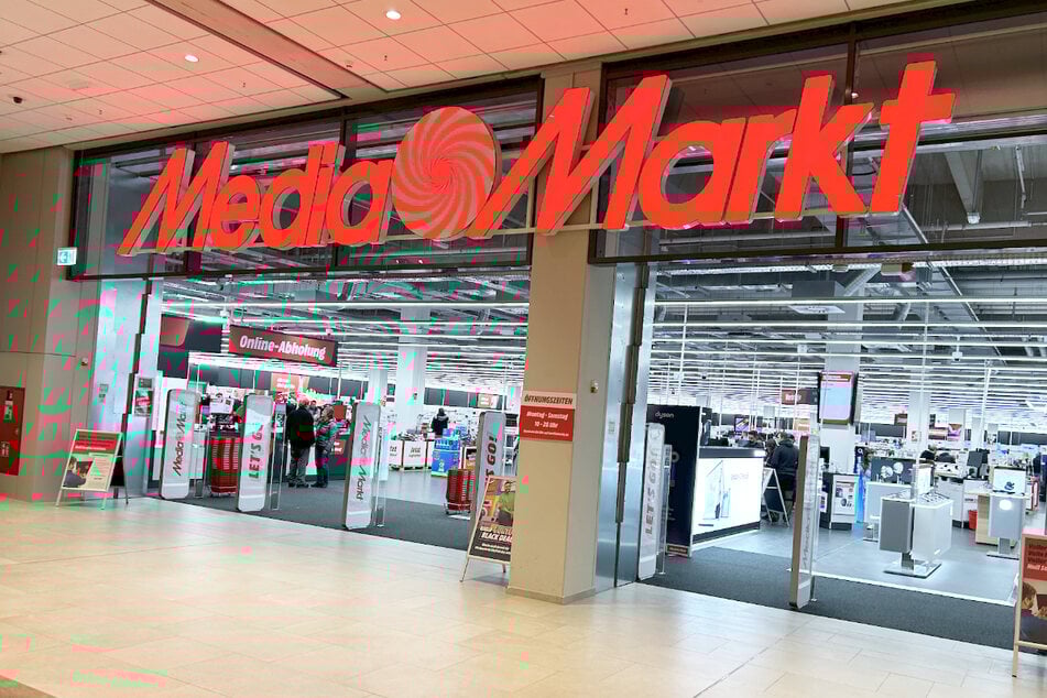 MediaMarkt Dresden - im Kaufpark Dresden, Dohnaer Straße 246.