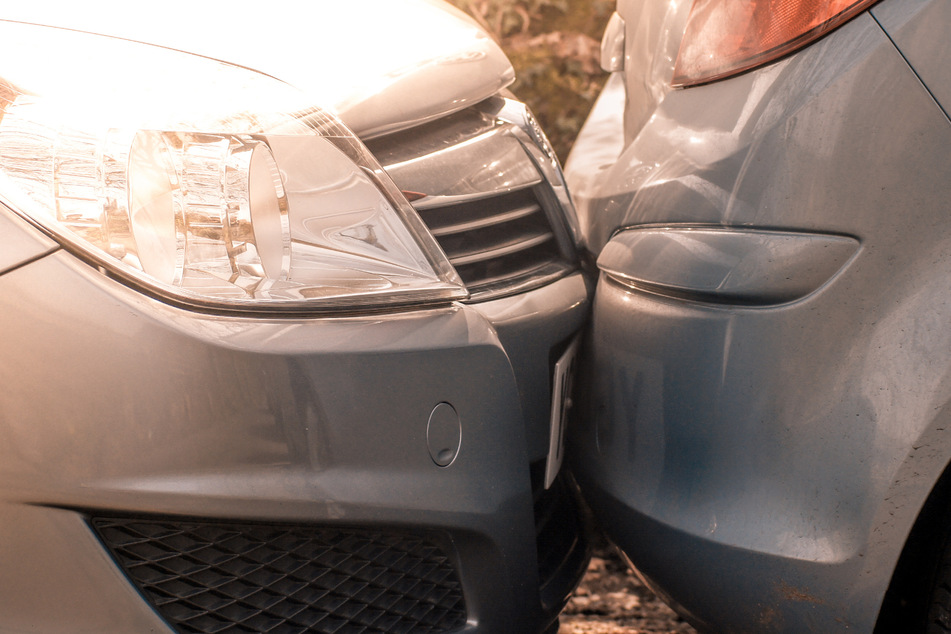 Bei einem Unfall entfernte sich der Verursacher unerlaubt vom Unfallort. (Symbolfoto)