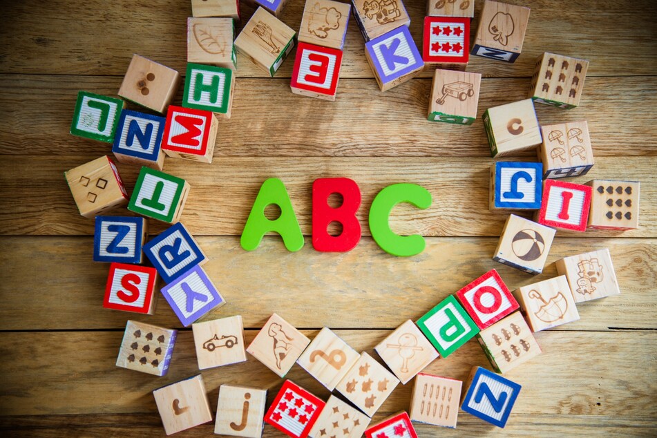 familienratgeber: Buchstaben lernen: 7 hilfreiche Tipps & Ideen für Eltern und Kinder