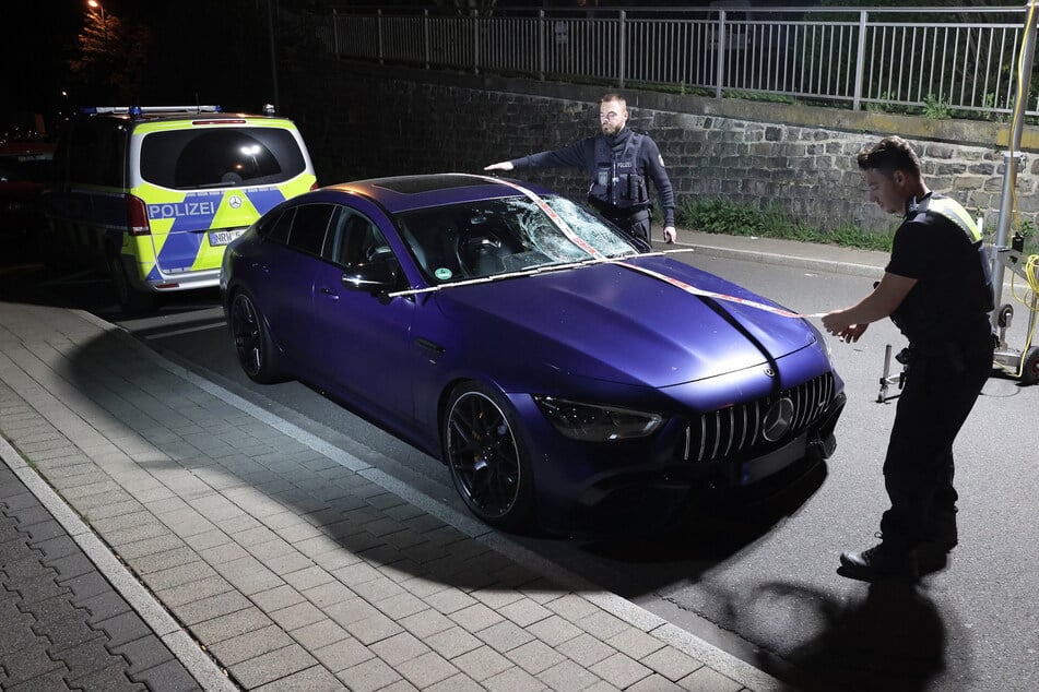 Nach Ansicht der Staatsanwaltschaft hatte der Unternehmer-Sohn (25) bei dem Versuch, mit seinem Benz zu driften, bereits nach einer Sekunde die Kontrolle verloren.