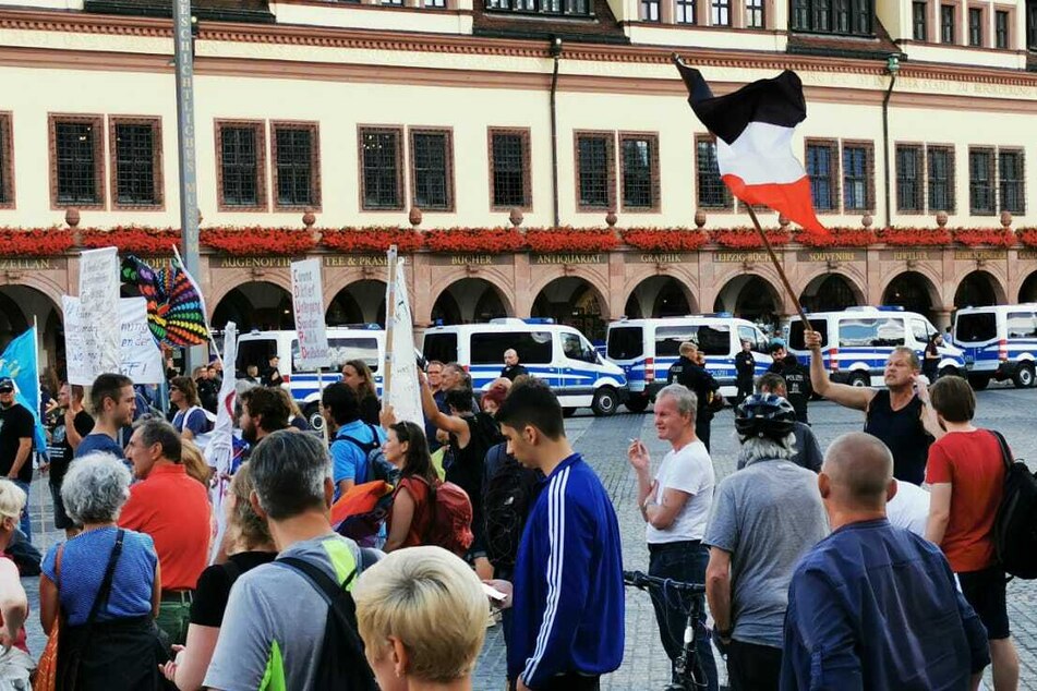 Die Polizei beobachtete die Demonstration.