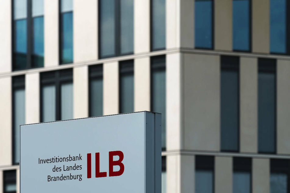 Seit Beginn der Pandemie sind in Brandenburg eine Milliarde Euro Corona-Hilfen ausgegeben worden. Laut ILB seien Knapp 114.000 Anträge seit dem Start der Soforthilfe am 25. März des vergangenen Jahres bei der Förderbank des Landes eingegangen.