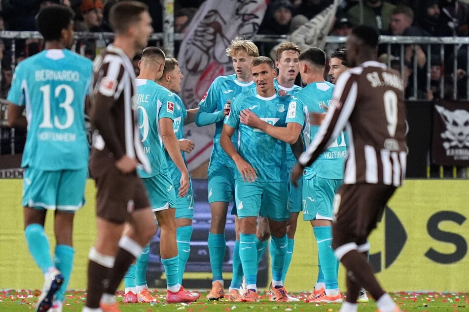 Als Führungsspieler ist Prömel (5.v.r.) maßgeblich am aktuellen Höhenflug der Kraichgauer beteiligt.