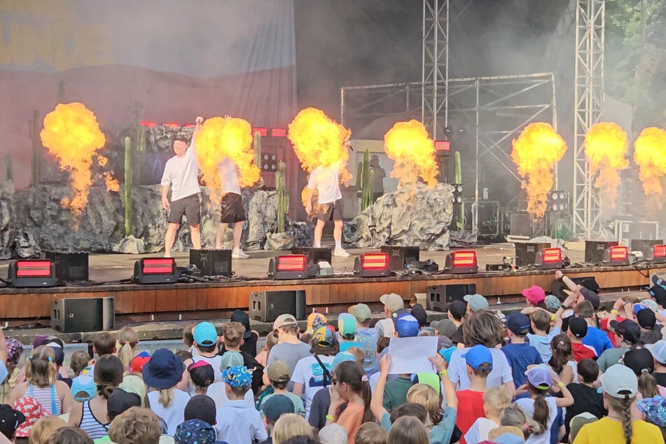 Heizten mit Feuer noch mehr ein: Deine Freunde gaben Vollgas.