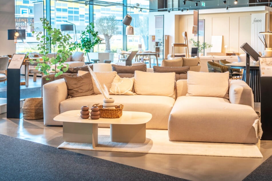 Preissturz! Dieses Möbelhaus gibt hohe Rabatte in fast allen Abteilungen