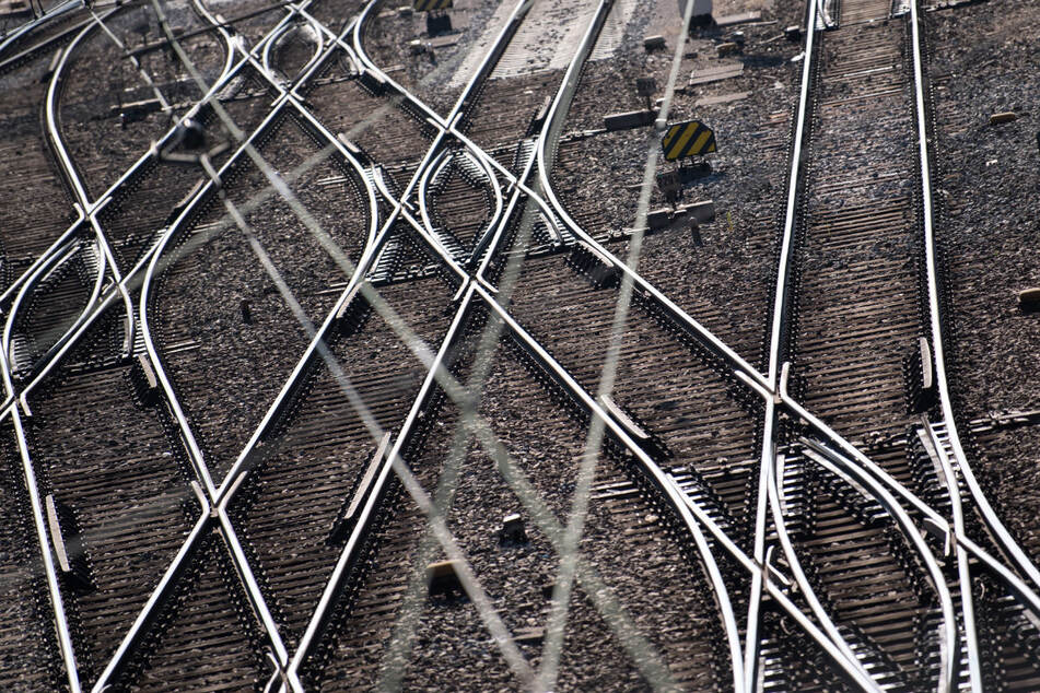Wegen Arbeiten unter anderem an der Stammstrecke müssen sich Fahrgäste der S-Bahn in München auf Probleme einstellen.