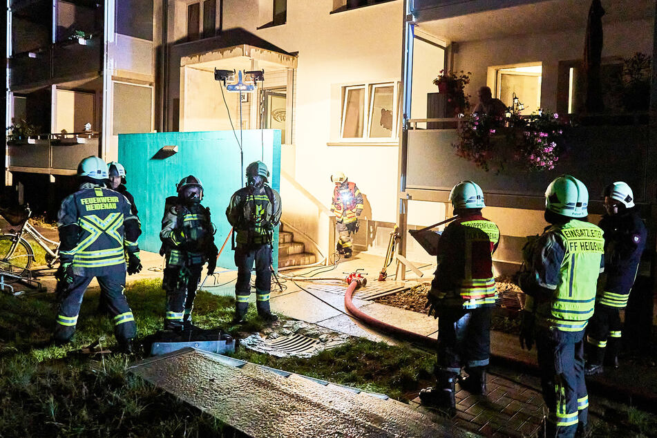 Die Feuerwehr musste in der vergangenen Nacht einen Kellerbrand auf der Rosa-Luxemburg-Straße löschen.