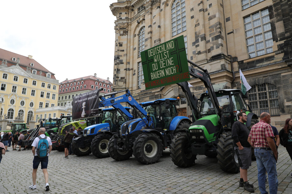 "Deutschland, willst du deine Bauern noch?", fragt ein Protestschild.
