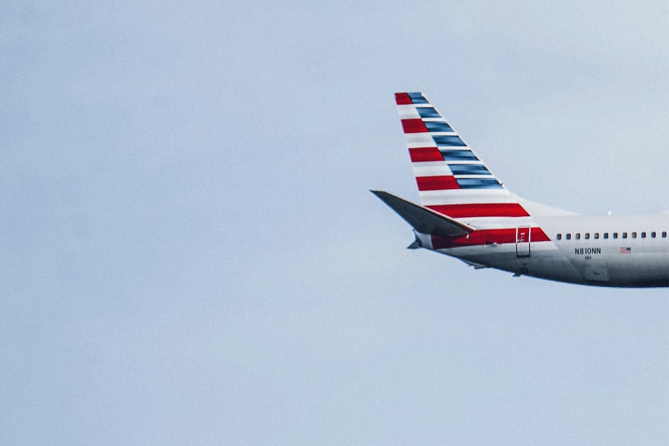 Congress narrowly rejected an aviation safety bill designed to reduce the risk of mid-air collisions after the Pentagon dropped its support.