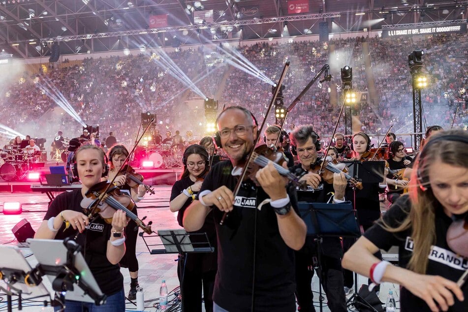 So sieht es aus, wenn 1000 Menschen zusammen musizieren.