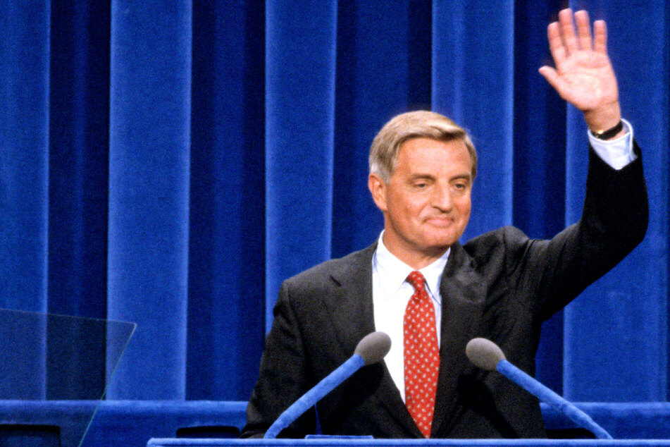 Walter Mondale (†93) unsuccessfully ran for president in 1984.