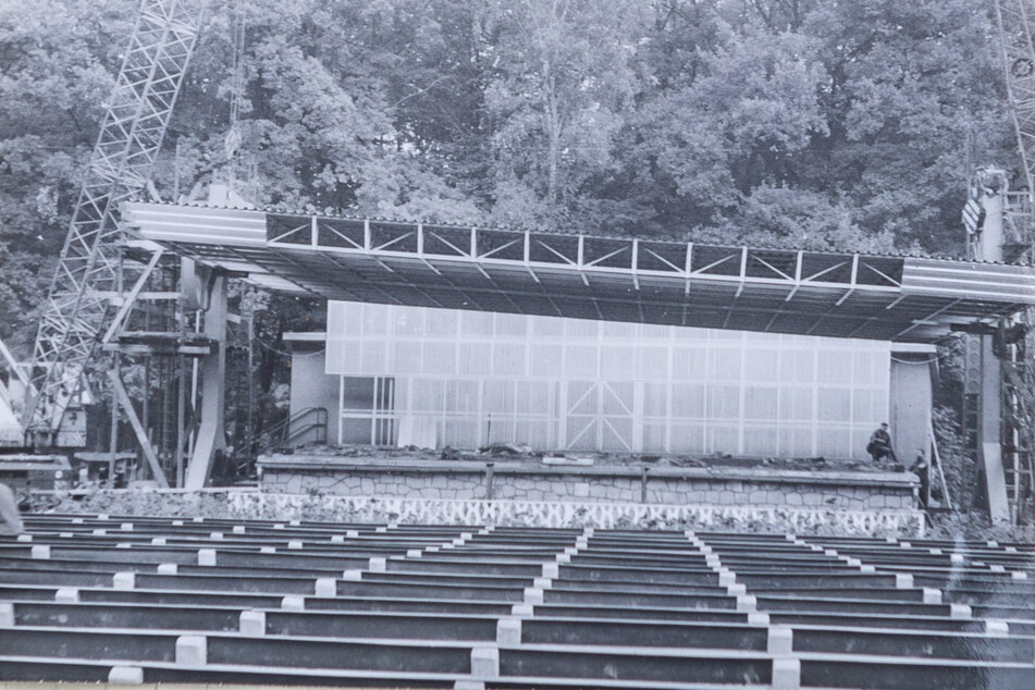 Das Foto aus DDR-Zeiten zeigt die Freilichtkino- und Konzertbühne Ende der 70er Jahre.