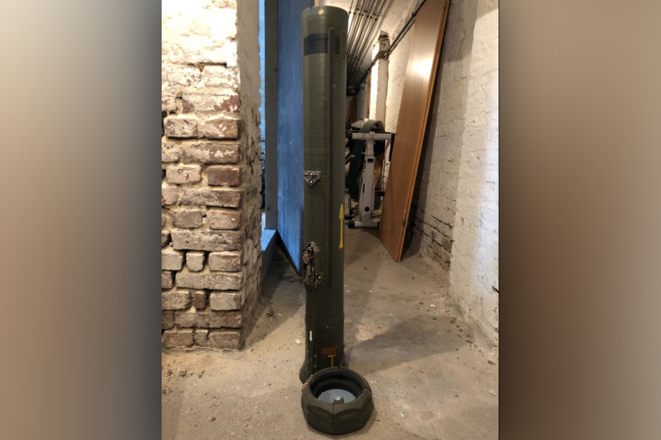 Ein Abschussrohr einer Panzerabwehrrakete wurde in einem Dürener Kellerraum gefunden.