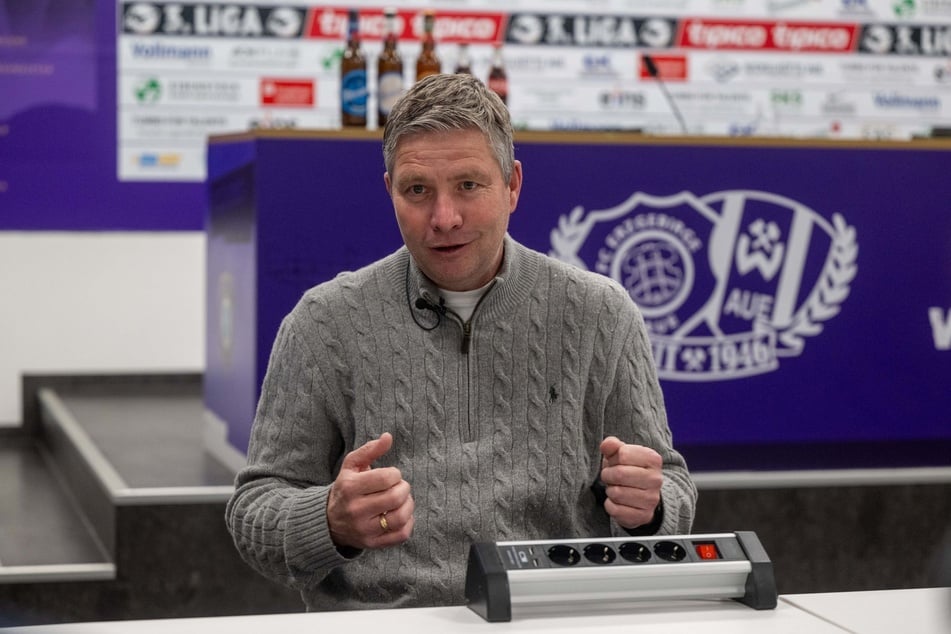 Sportdirektor Michael Tarnat (56).