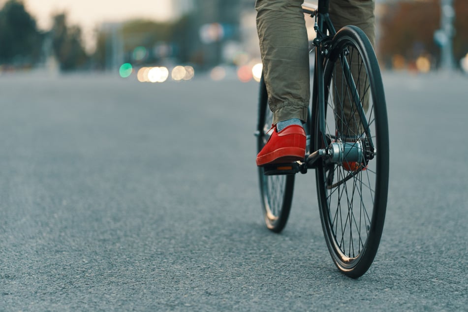 Volltrunkener Radfahrer rastet bei Verkehrskontrolle in Pirna aus