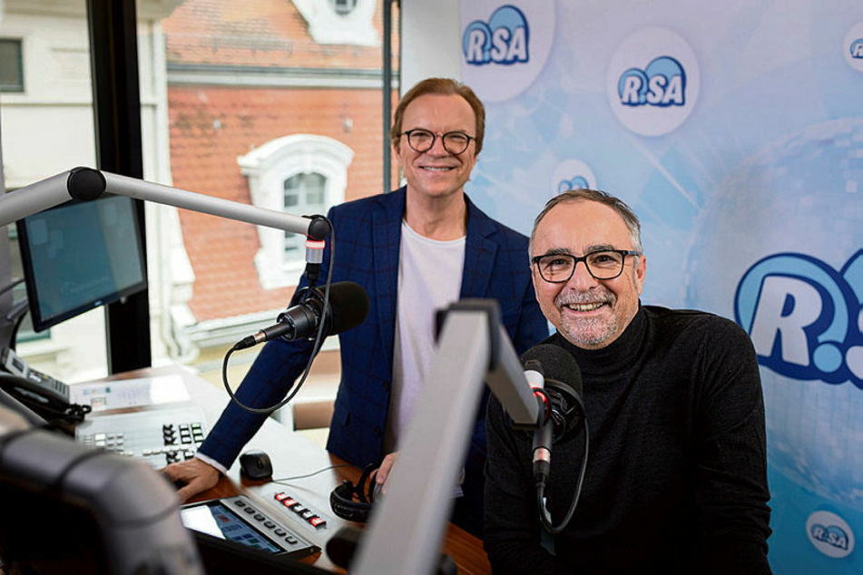 Jürgen Karney (67) und Wolfgang Lippert (69, l.) moderierten ein Jahr das Frühstücksradio bei R.SA.