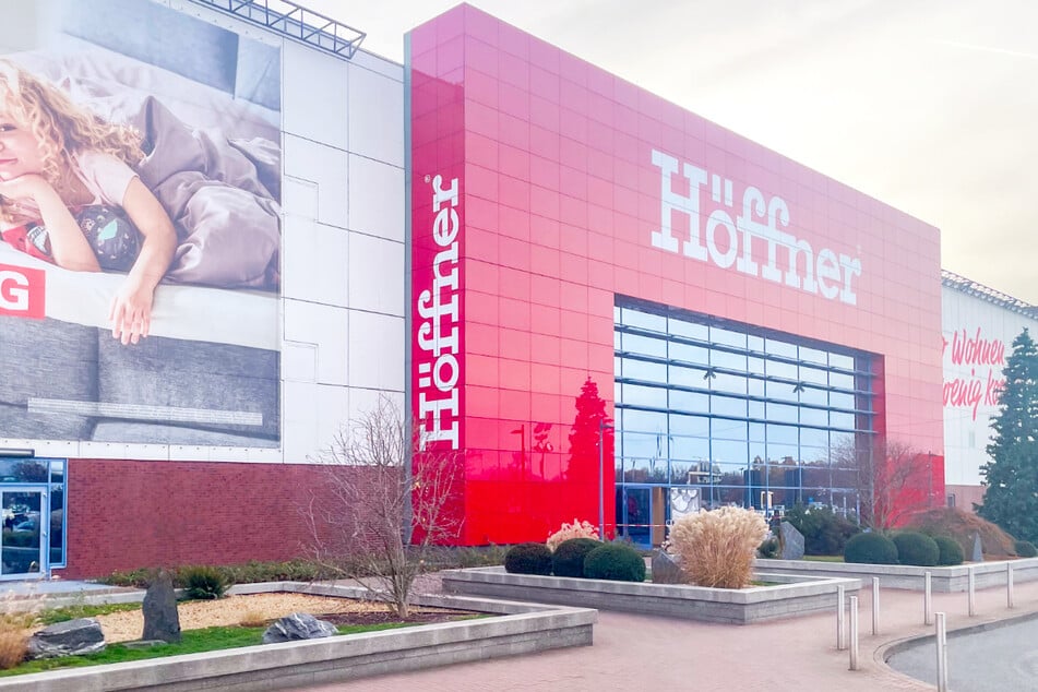 Satt sparen und gratis liefern lassen? Das geht gerade bei Höffner