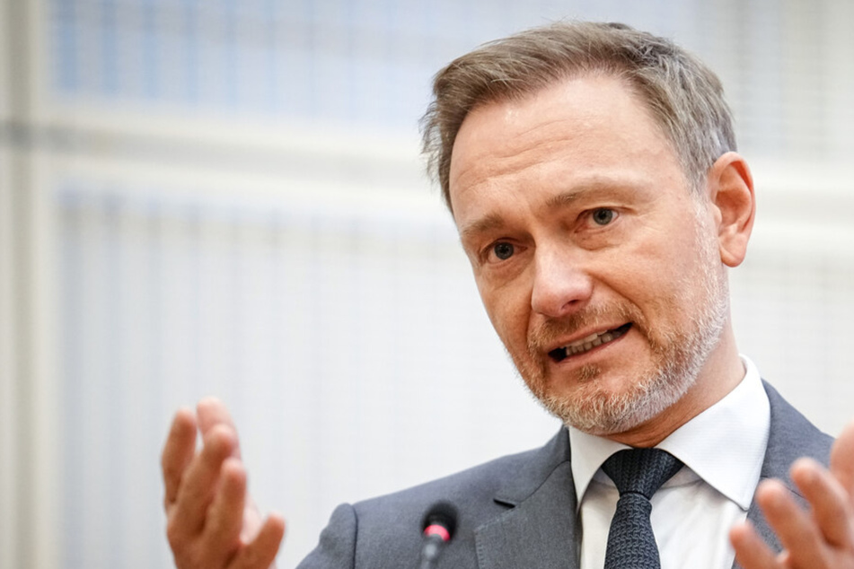 Lindner unter Korruptions-Verdacht: Verhindert sein Ministerium die Aufklärung?