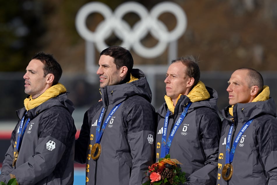 Die deutsche Biathlon-Staffel von 2014 hat nachträglich die Goldmedaille überreicht bekommen.
