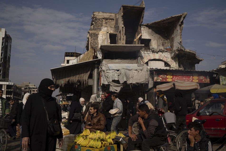 In der Nähe der Stadt Homs kam es erneut zu schweren Zusammenstößen.