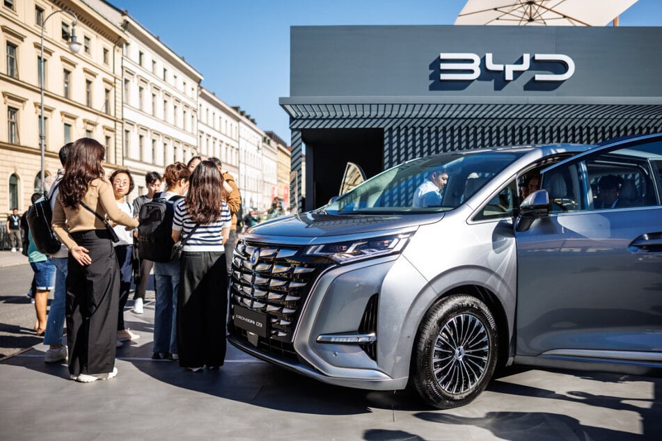 Vor allem auf dem von Deutschland zu lange vernachlässigtem E-Markt legt die Konkurrenz enorm zu. Der Hersteller BYD ist einer der 116 chinesischen IAA-Aussteller in diesem Jahr.