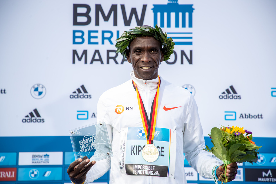 Vor drei Jahren blieb der zweimalige Olympia-Champion Eliud Kipchoge (37) in Wien als erster Mensch unter zwei Stunden über die klassische Distanz. (Archivbild)