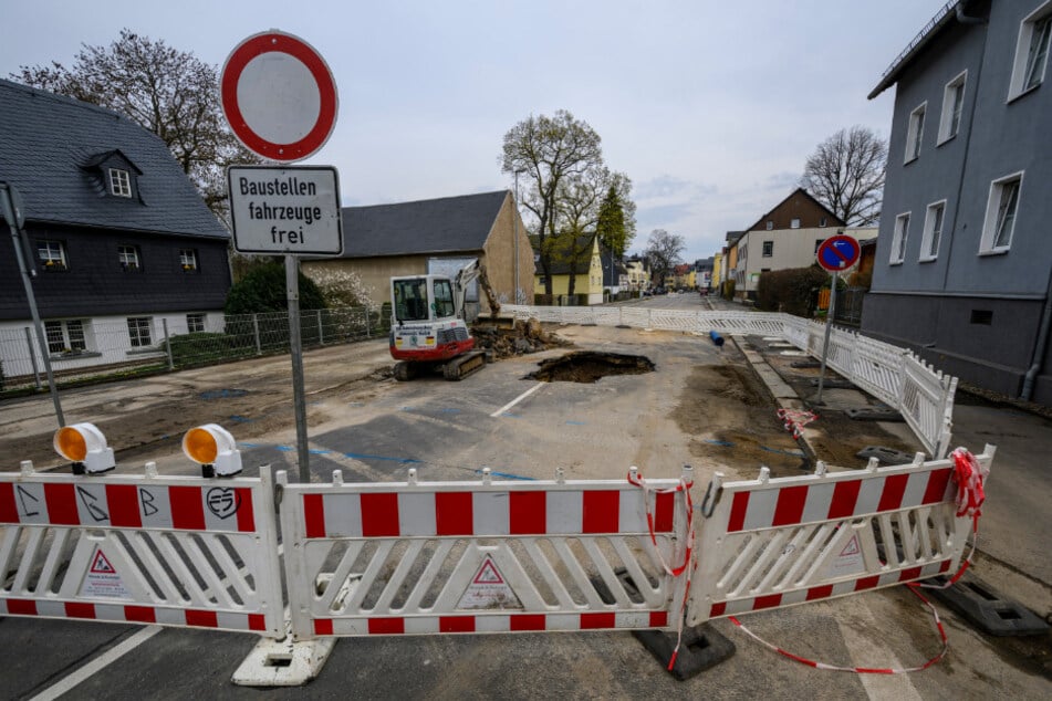 Die Zwickauer Straße ist in Reichenbrand bis auf Weiteres voll gesperrt.