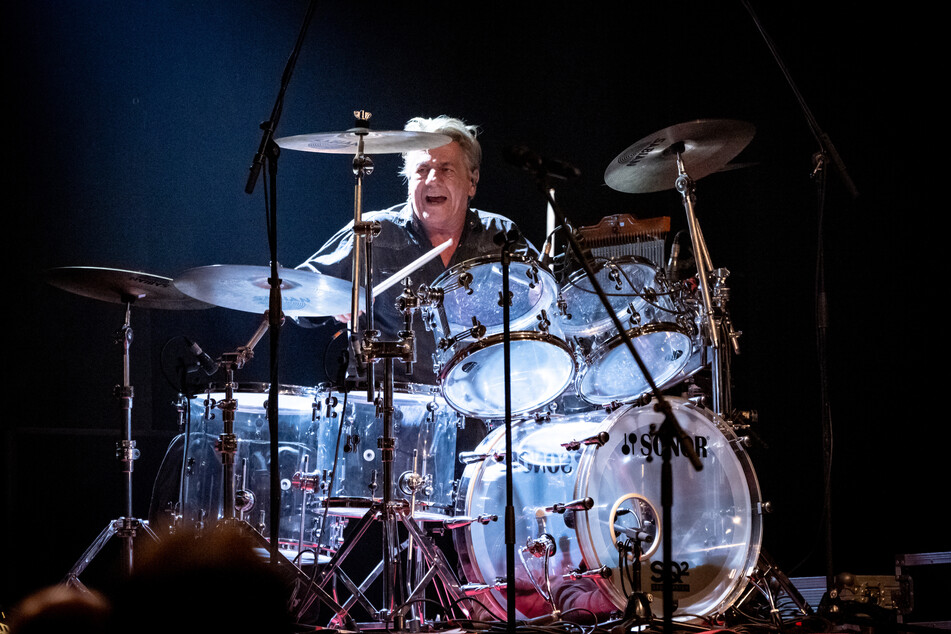 Schlagzeuger Rennie Hatzke (67) bei seinem Soloauftritt.