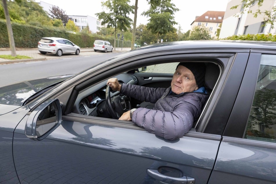 Anwohner Dietmar Rentzsch (74) spricht von einem "Schildbürgerstreich und Schikane für Autofahrer".