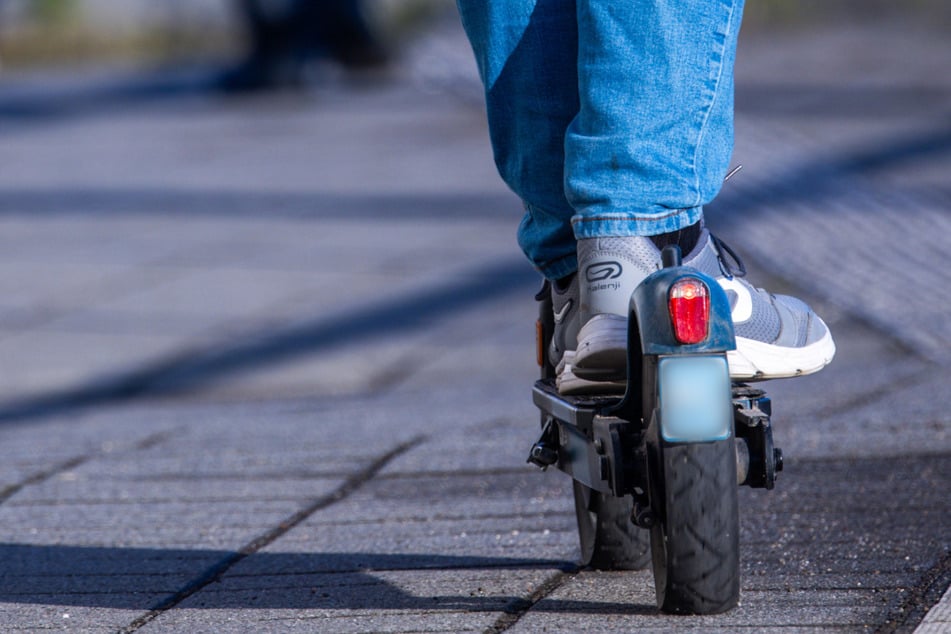 Zum Unfallzeitpunkt war der E-Scooter-Fahrer (31) Zeugenaussagen zufolge vorfahrtsberechtigt. (Symbolbild)