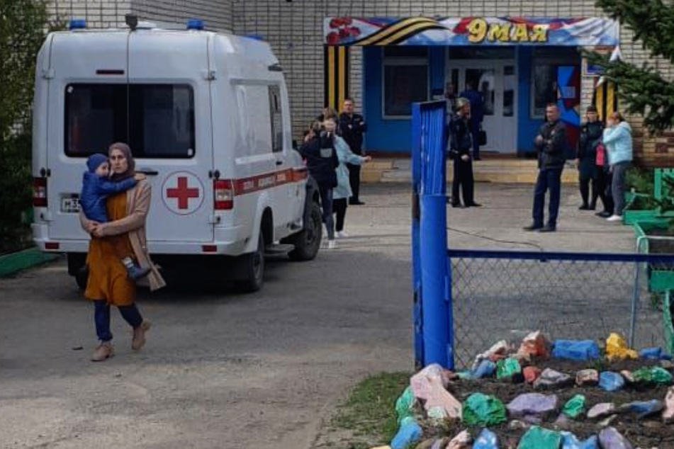 Er kam während des Mittagsschlafs: Mann erschießt zwei Kinder in russischem Kindergarten