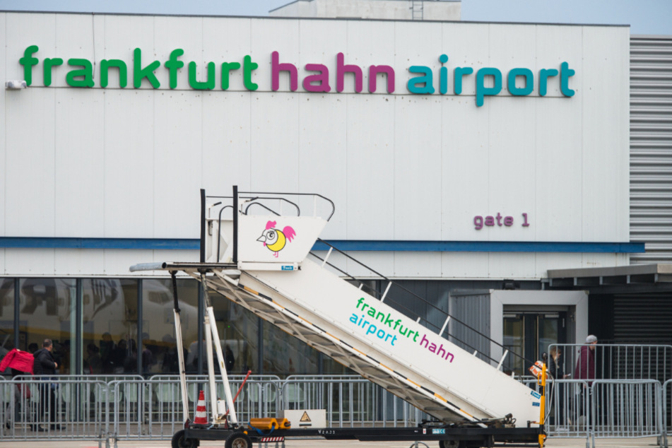 Der Flughafen hat rund 280 Beschäftigte.