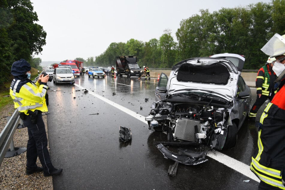 Unfall A6: Crash mit mehreren Fahrzeugen: Stau auf der A6!