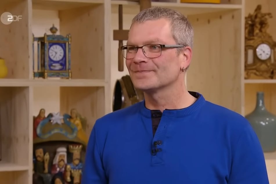 Mario Becker (46) aus Tröbitz in Brandenburg möchte einen "Zufallsfund" bei "Bares für Rares" verkaufen.