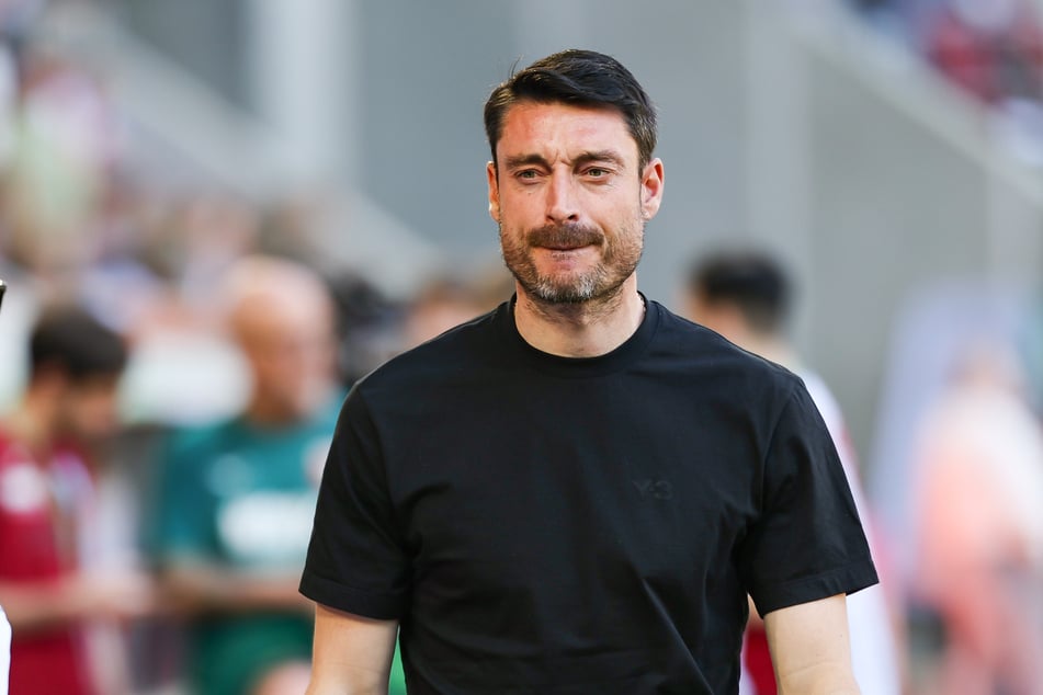 In der kommenden Saison soll Albert Riera (44) seinen Trainerstuhl bei Eintracht Frankfurt auf jeden Fall räumen.