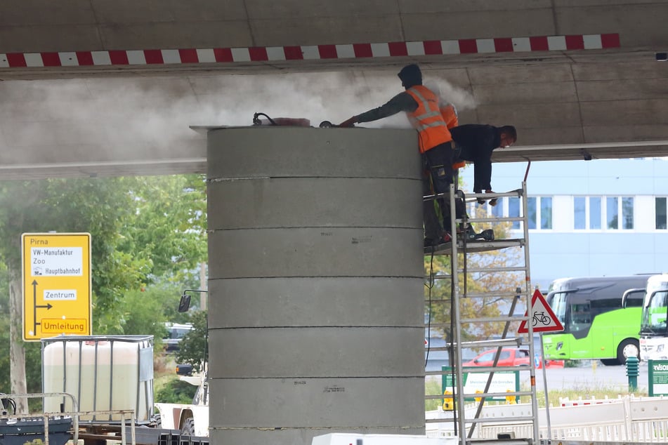 An der Brücke Budapester Straße dauern die Arbeiten an der Notunterstützung an.