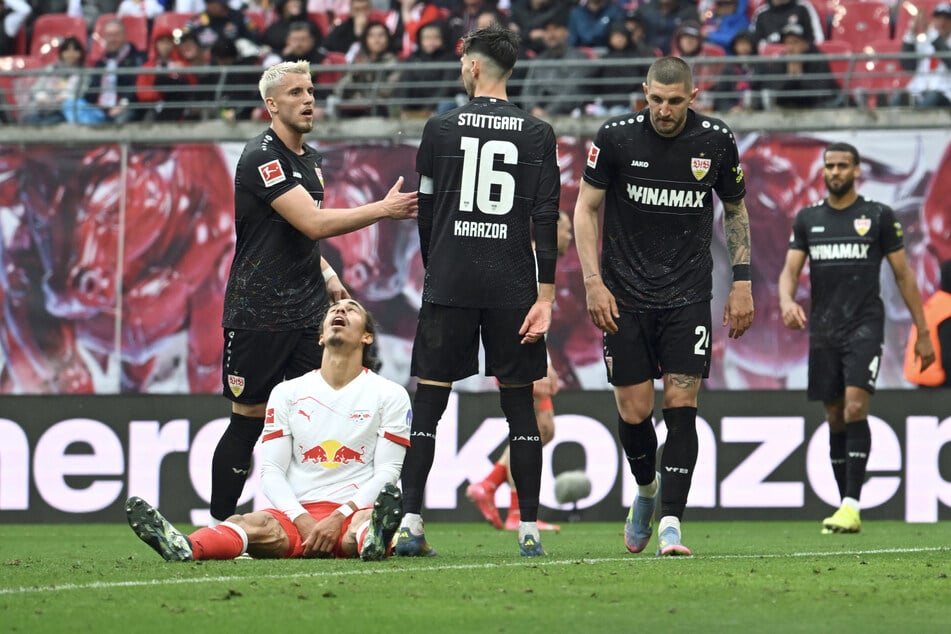 Yussuf Poulsen (sitzend) und RB Leipzig verpassten durch die Heimniederlage gegen Stuttgart den Einzug ins internationale Geschäft. Der VfB durfte sich dagegen über einen versöhnlichen Ligaabschluss freuen.