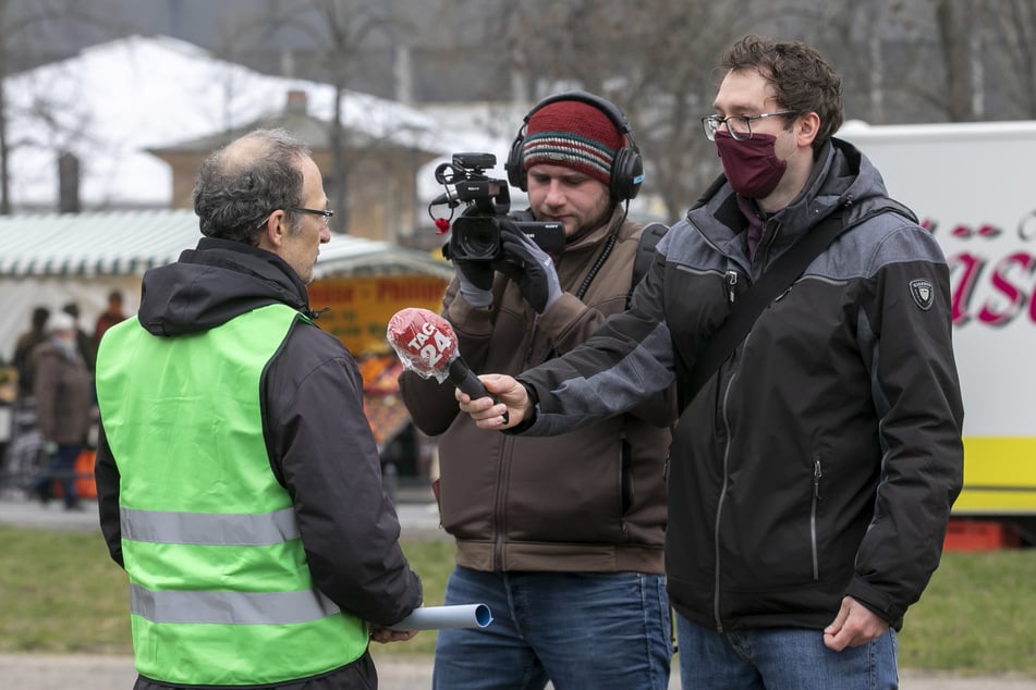 Amtsleiter Franke im Video-Interview mit TAG24-Reporter Hermann Tydecks (36) und Kameramann Jeremias Eichler (30).