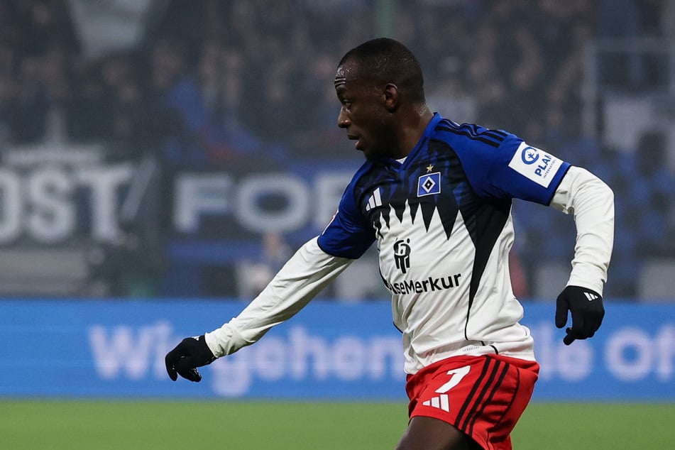 Jean-Luc Dompé (30) gab nach seiner Sufffahrt und der vorübergehenden Suspendierung am vergangenen Spieltag sein Comeback für den HSV.