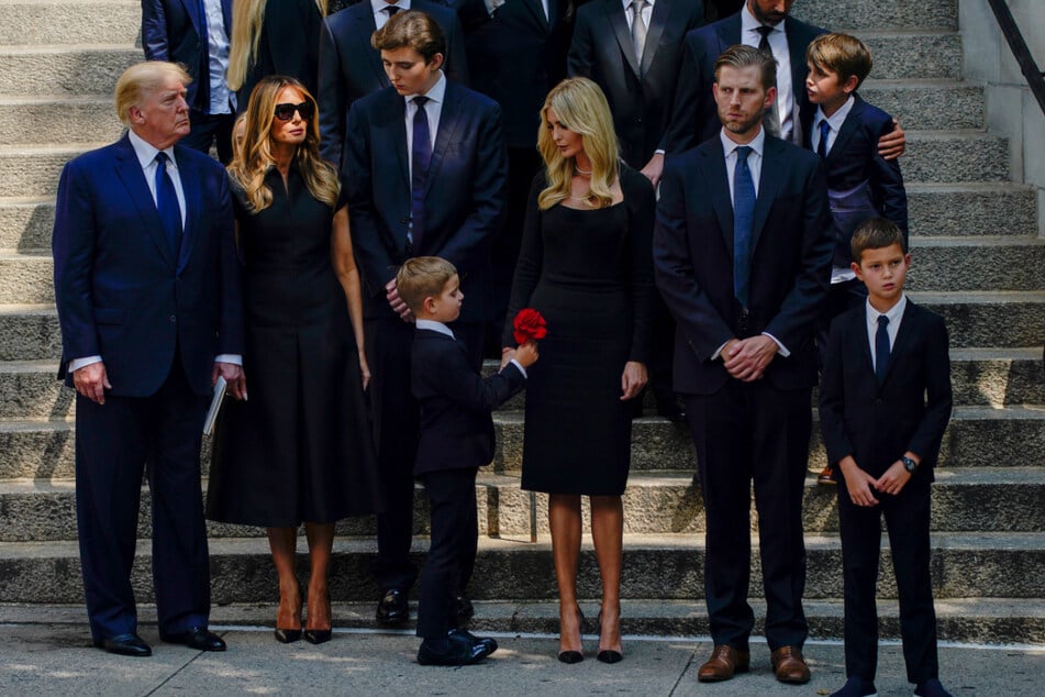 Die Trump-Familie im Juli 2022 bei der Beerdigung von Ivana Trump (†73).