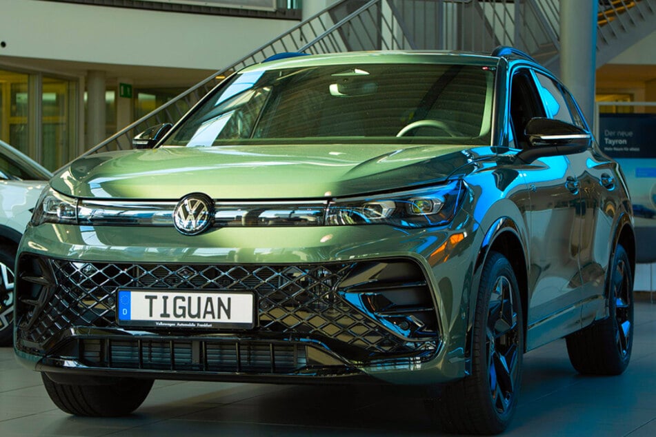 Den Tiguan R-Line gibt's als Benziner und eHybrid. Die Angebote starten ab 169 Euro.